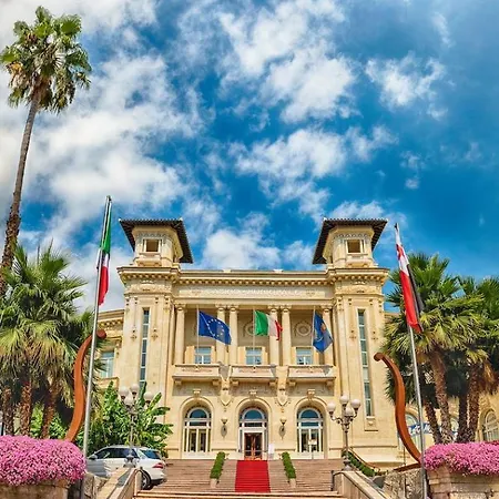 فندق Washington *